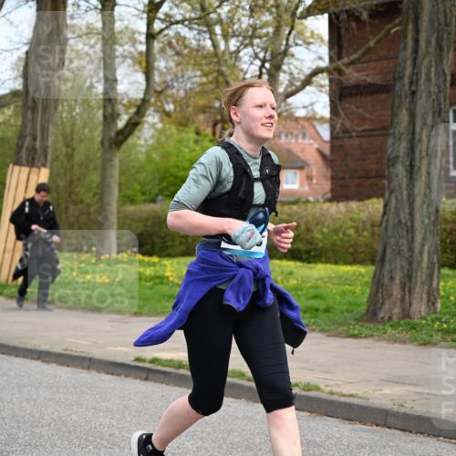 12.04.2026 - 45. Internationalen Wilhelmsburger Insellauf J. Mangold http://msf.ph/oto/9518046 12.04.2026 13:22:42 Ziel 4210, 4014, 2158, 5314, 4557, 2153, 5262, 4593, 4708, 3774, 4358, 5223, 3336, 3783 meine-sportfotos.de