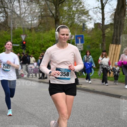 12.04.2026 - 45. Internationalen Wilhelmsburger Insellauf J. Mangold http://msf.ph/oto/9518063 12.04.2026 13:22:45 Ziel 4014, 2158, 5314, 4557, 2153, 5262, 4593, 4708, 3774, 4358, 5223, 3336, 3783, 3498, 3478 meine-sportfotos.de