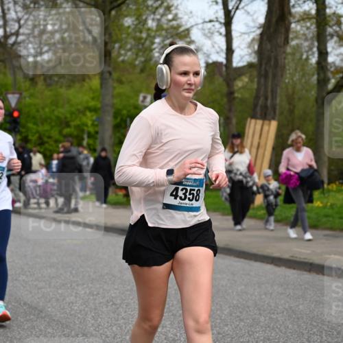 12.04.2026 - 45. Internationalen Wilhelmsburger Insellauf J. Mangold http://msf.ph/oto/9518066 12.04.2026 13:22:45 Ziel 4014, 2158, 5314, 4557, 2153, 5262, 4593, 4708, 3774, 4358, 5223, 3336, 3783, 3498, 3478 meine-sportfotos.de