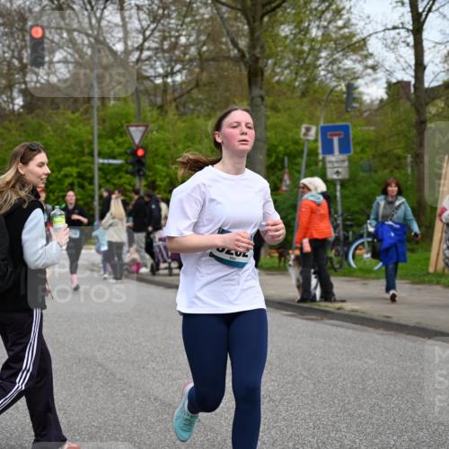 12.04.2026 - 45. Internationalen Wilhelmsburger Insellauf J. Mangold http://msf.ph/oto/9518070 12.04.2026 13:22:46 Ziel 4014, 2158, 5314, 4557, 2153, 5262, 4593, 4593, 4708, 3774, 4358, 5223, 3336, 3783, 3498, 3478 meine-sportfotos.de