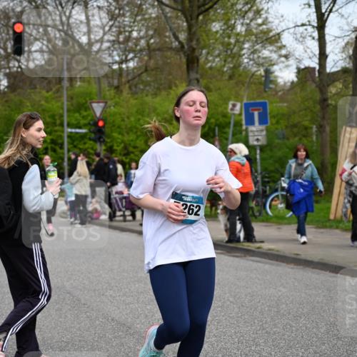 12.04.2026 - 45. Internationalen Wilhelmsburger Insellauf J. Mangold http://msf.ph/oto/9518071 12.04.2026 13:22:46 Ziel 4014, 2158, 5314, 4557, 2153, 5262, 4593, 4593, 4708, 3774, 4358, 5223, 3336, 3783, 3498, 3478 meine-sportfotos.de