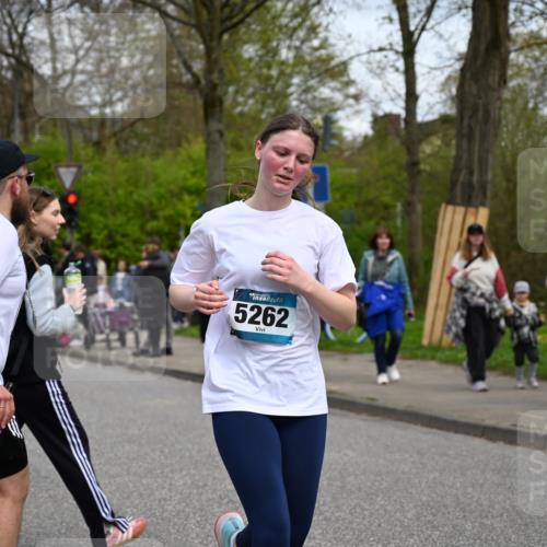 12.04.2026 - 45. Internationalen Wilhelmsburger Insellauf J. Mangold http://msf.ph/oto/9518074 12.04.2026 13:22:46 Ziel 4014, 2158, 5314, 4557, 2153, 5262, 4593, 4593, 4708, 3774, 4358, 5223, 3336, 3783, 3498, 3478 meine-sportfotos.de
