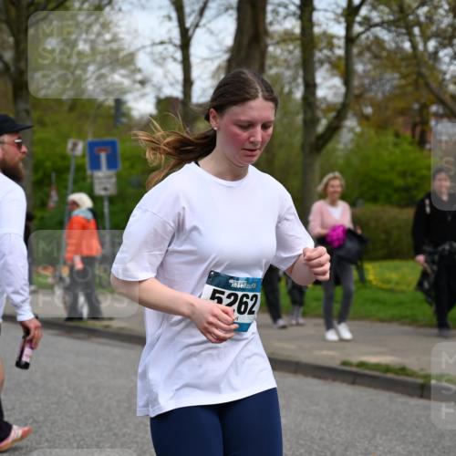 12.04.2026 - 45. Internationalen Wilhelmsburger Insellauf J. Mangold http://msf.ph/oto/9518079 12.04.2026 13:22:46 Ziel 4014, 2158, 5314, 4557, 2153, 5262, 4593, 4593, 4708, 3774, 4358, 5223, 3336, 3783, 3498, 3478 meine-sportfotos.de