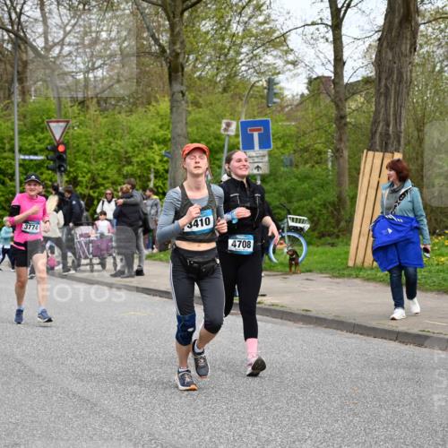 12.04.2026 - 45. Internationalen Wilhelmsburger Insellauf J. Mangold http://msf.ph/oto/9518084 12.04.2026 13:22:50 Ziel 2158, 5314, 4557, 2153, 5262, 4593, 4708, 4708, 3774, 4358, 5223, 3336, 3783, 3498, 3478, 4176, 5505, 3471 meine-sportfotos.de