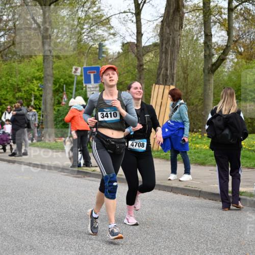 12.04.2026 - 45. Internationalen Wilhelmsburger Insellauf J. Mangold http://msf.ph/oto/9518090 12.04.2026 13:22:50 Ziel 2158, 5314, 4557, 2153, 5262, 4593, 4708, 4708, 3774, 4358, 5223, 3336, 3783, 3498, 3478, 4176, 5505, 3471 meine-sportfotos.de