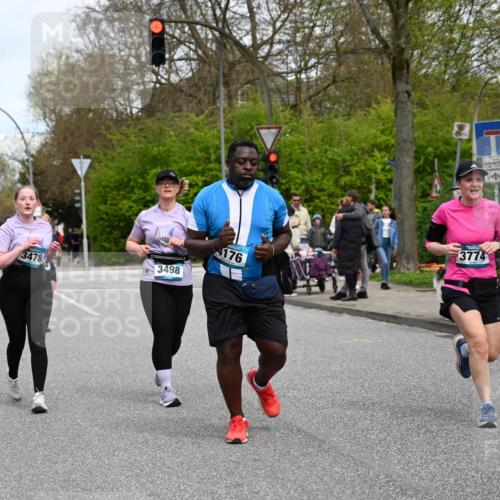 12.04.2026 - 45. Internationalen Wilhelmsburger Insellauf J. Mangold http://msf.ph/oto/9518100 12.04.2026 13:22:52 Ziel 5314, 4557, 2153, 5262, 4593, 4708, 3774, 4358, 5223, 3336, 3336, 3783, 3498, 3478, 4176, 5505, 3471 meine-sportfotos.de
