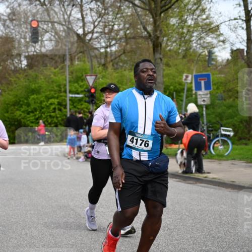 12.04.2026 - 45. Internationalen Wilhelmsburger Insellauf J. Mangold http://msf.ph/oto/9518113 12.04.2026 13:22:53 Ziel 5314, 4557, 2153, 5262, 4593, 4708, 3774, 3774, 4358, 5223, 3336, 3783, 3783, 3498, 3478, 4176, 5505, 3471, 3814 meine-sportfotos.de