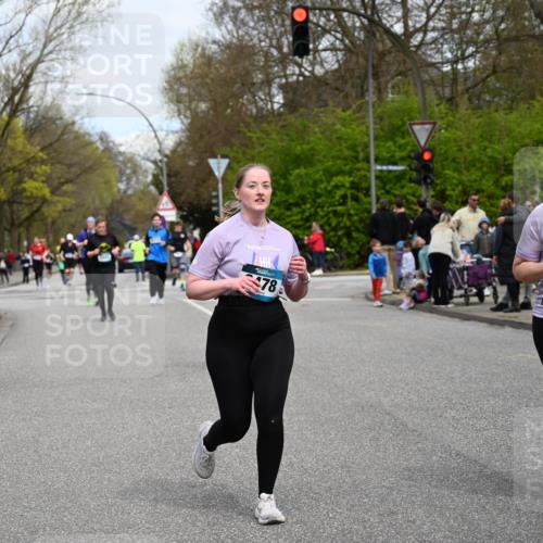 12.04.2026 - 45. Internationalen Wilhelmsburger Insellauf J. Mangold http://msf.ph/oto/9518114 12.04.2026 13:22:53 Ziel 5314, 4557, 2153, 5262, 4593, 4708, 3774, 3774, 4358, 5223, 3336, 3783, 3783, 3498, 3478, 4176, 5505, 3471, 3814 meine-sportfotos.de