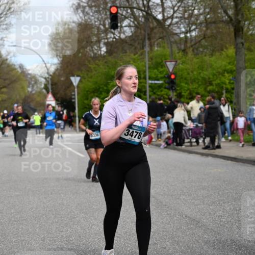 12.04.2026 - 45. Internationalen Wilhelmsburger Insellauf J. Mangold http://msf.ph/oto/9518121 12.04.2026 13:22:54 Ziel 5314, 4557, 2153, 5262, 4593, 4708, 3774, 4358, 5223, 3336, 3783, 3498, 3478, 4176, 5505, 3471, 3814 meine-sportfotos.de