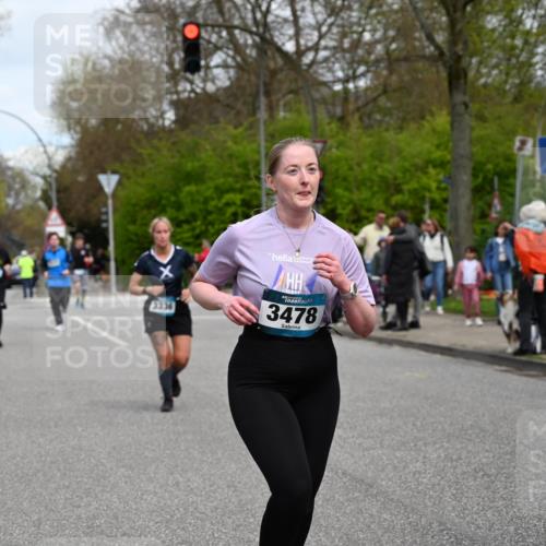 12.04.2026 - 45. Internationalen Wilhelmsburger Insellauf J. Mangold http://msf.ph/oto/9518125 12.04.2026 13:22:54 Ziel 5314, 4557, 2153, 5262, 4593, 4708, 3774, 4358, 5223, 3336, 3783, 3498, 3478, 4176, 5505, 3471, 3814 meine-sportfotos.de
