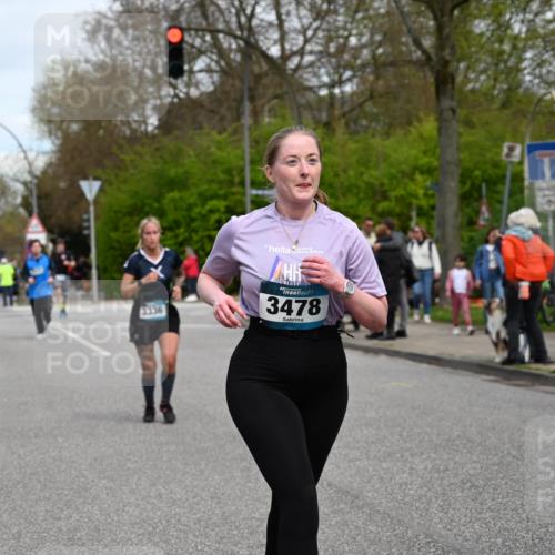 12.04.2026 - 45. Internationalen Wilhelmsburger Insellauf J. Mangold http://msf.ph/oto/9518126 12.04.2026 13:22:54 Ziel 5314, 4557, 2153, 5262, 4593, 4708, 3774, 4358, 5223, 3336, 3783, 3498, 3478, 4176, 5505, 3471, 3814 meine-sportfotos.de