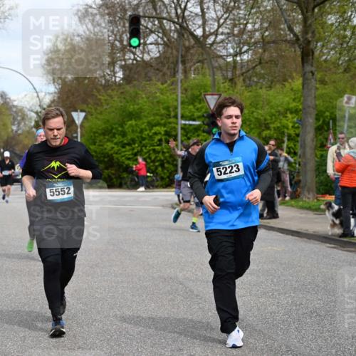12.04.2026 - 45. Internationalen Wilhelmsburger Insellauf J. Mangold http://msf.ph/oto/9518159 12.04.2026 13:23:01 Ziel 5314, 4557, 2153, 5262, 4593, 4708, 3774, 4358, 5223, 5223, 3336, 3783, 3498, 3478, 4176, 5505, 3471, 3471, 3814, 2716, 3730, 3353 meine-sportfotos.de