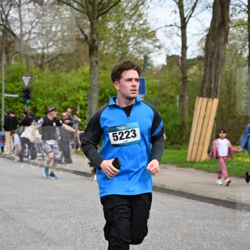 12.04.2026 - 45. Internationalen Wilhelmsburger Insellauf J. Mangold http://msf.ph/oto/9518168 12.04.2026 13:23:01 Ziel 5314, 4557, 2153, 5262, 4593, 4708, 3774, 4358, 5223, 5223, 3336, 3783, 3498, 3478, 4176, 5505, 3471, 3471, 3814, 2716, 3730, 3353 meine-sportfotos.de