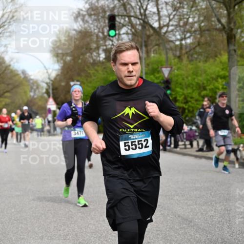 12.04.2026 - 45. Internationalen Wilhelmsburger Insellauf J. Mangold http://msf.ph/oto/9518171 12.04.2026 13:23:02 Ziel 5314, 4557, 2153, 5262, 4593, 4708, 3774, 4358, 5223, 3336, 3783, 3498, 3478, 4176, 5505, 3471, 3814, 2716, 3730, 3353 meine-sportfotos.de