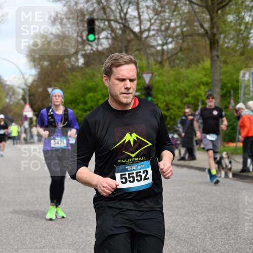 12.04.2026 - 45. Internationalen Wilhelmsburger Insellauf J. Mangold http://msf.ph/oto/9518173 12.04.2026 13:23:02 Ziel 5314, 4557, 2153, 5262, 4593, 4708, 3774, 4358, 5223, 3336, 3783, 3498, 3478, 4176, 5505, 3471, 3814, 2716, 3730, 3353 meine-sportfotos.de