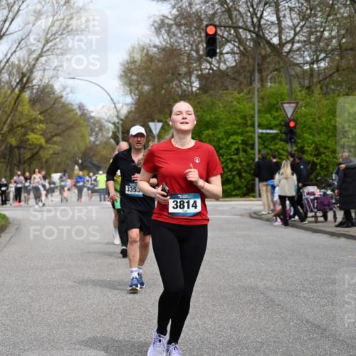 12.04.2026 - 45. Internationalen Wilhelmsburger Insellauf J. Mangold http://msf.ph/oto/9518207 12.04.2026 13:23:10 Ziel 4593, 4708, 3774, 4358, 5223, 3336, 3783, 3498, 3478, 4176, 5505, 3471, 3814, 2716, 3730, 3353, 2766, 5622 meine-sportfotos.de
