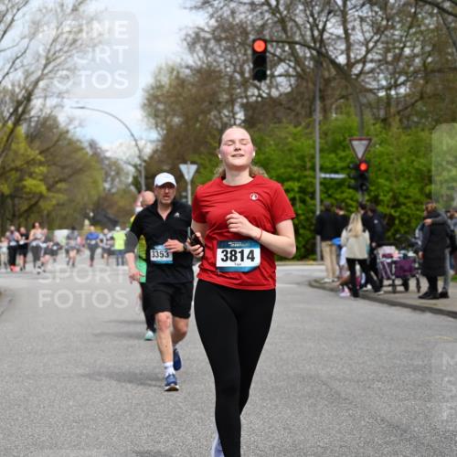 12.04.2026 - 45. Internationalen Wilhelmsburger Insellauf J. Mangold http://msf.ph/oto/9518209 12.04.2026 13:23:10 Ziel 4593, 4708, 3774, 4358, 5223, 3336, 3783, 3498, 3478, 4176, 5505, 3471, 3814, 2716, 3730, 3353, 2766, 5622 meine-sportfotos.de