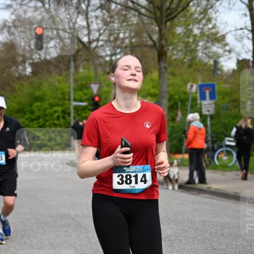 12.04.2026 - 45. Internationalen Wilhelmsburger Insellauf J. Mangold http://msf.ph/oto/9518220 12.04.2026 13:23:11 Ziel 4593, 4708, 3774, 4358, 5223, 3336, 3783, 3498, 3478, 4176, 4176, 5505, 3471, 3814, 2716, 3730, 3353, 2766, 5622, 3739 meine-sportfotos.de
