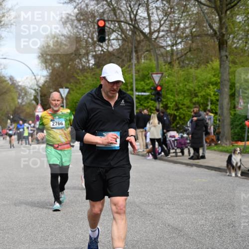 12.04.2026 - 45. Internationalen Wilhelmsburger Insellauf J. Mangold http://msf.ph/oto/9518228 12.04.2026 13:23:12 Ziel 4708, 3774, 4358, 5223, 3336, 3783, 3498, 3478, 4176, 5505, 5505, 3471, 3814, 2716, 3730, 3353, 2766, 5622, 3739, 5209, 5212 meine-sportfotos.de