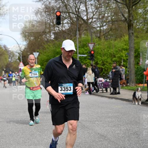 12.04.2026 - 45. Internationalen Wilhelmsburger Insellauf J. Mangold http://msf.ph/oto/9518229 12.04.2026 13:23:13 Ziel 4708, 3774, 4358, 5223, 3336, 3783, 3498, 3478, 4176, 5505, 3471, 3471, 3814, 2716, 3730, 3353, 2766, 5622, 3739, 5209, 5212 meine-sportfotos.de