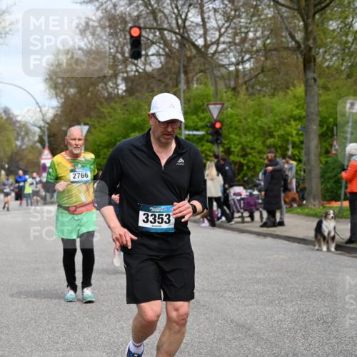 12.04.2026 - 45. Internationalen Wilhelmsburger Insellauf J. Mangold http://msf.ph/oto/9518230 12.04.2026 13:23:13 Ziel 4708, 3774, 4358, 5223, 3336, 3783, 3498, 3478, 4176, 5505, 3471, 3471, 3814, 2716, 3730, 3353, 2766, 5622, 3739, 5209, 5212 meine-sportfotos.de