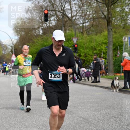 12.04.2026 - 45. Internationalen Wilhelmsburger Insellauf J. Mangold http://msf.ph/oto/9518231 12.04.2026 13:23:13 Ziel 4708, 3774, 4358, 5223, 3336, 3783, 3498, 3478, 4176, 5505, 3471, 3471, 3814, 2716, 3730, 3353, 2766, 5622, 3739, 5209, 5212 meine-sportfotos.de