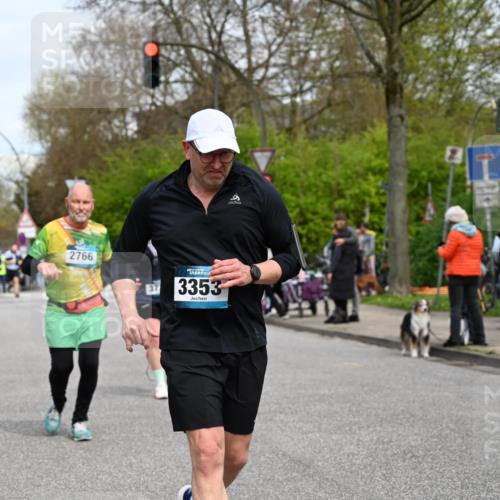12.04.2026 - 45. Internationalen Wilhelmsburger Insellauf J. Mangold http://msf.ph/oto/9518233 12.04.2026 13:23:13 Ziel 4708, 3774, 4358, 5223, 3336, 3783, 3498, 3478, 4176, 5505, 3471, 3471, 3814, 2716, 3730, 3353, 2766, 5622, 3739, 5209, 5212 meine-sportfotos.de
