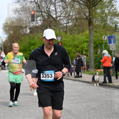 12.04.2026 - 45. Internationalen Wilhelmsburger Insellauf J. Mangold http://msf.ph/oto/9518234 12.04.2026 13:23:13 Ziel 4708, 3774, 4358, 5223, 3336, 3783, 3498, 3478, 4176, 5505, 3471, 3471, 3814, 2716, 3730, 3353, 2766, 5622, 3739, 5209, 5212 meine-sportfotos.de