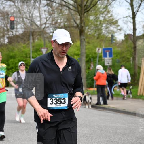 12.04.2026 - 45. Internationalen Wilhelmsburger Insellauf J. Mangold http://msf.ph/oto/9518239 12.04.2026 13:23:13 Ziel 4708, 3774, 4358, 5223, 3336, 3783, 3498, 3478, 4176, 5505, 3471, 3471, 3814, 2716, 3730, 3353, 2766, 5622, 3739, 5209, 5212 meine-sportfotos.de