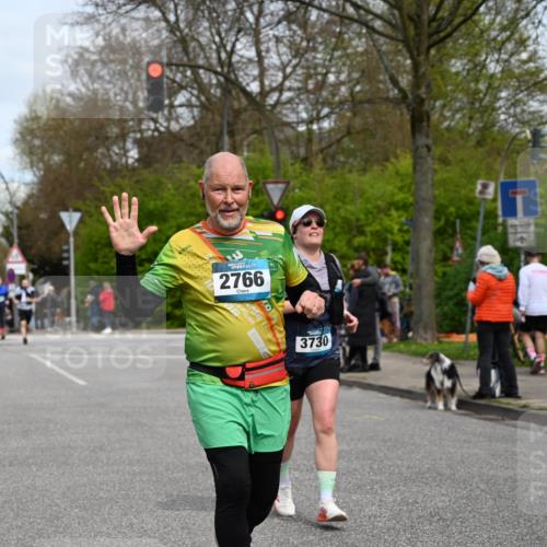 12.04.2026 - 45. Internationalen Wilhelmsburger Insellauf J. Mangold http://msf.ph/oto/9518248 12.04.2026 13:23:15 Ziel 4708, 3774, 4358, 5223, 3336, 3783, 3498, 3478, 4176, 5505, 3471, 3814, 2716, 3730, 3353, 2766, 5622, 3739, 5209, 5212, 2802, 2803 meine-sportfotos.de