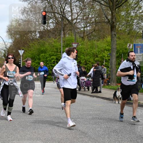 12.04.2026 - 45. Internationalen Wilhelmsburger Insellauf J. Mangold http://msf.ph/oto/9518271 12.04.2026 13:23:24 Ziel 5223, 3336, 3783, 3498, 3478, 4176, 5505, 3471, 3814, 2716, 3730, 3353, 2766, 5622, 3739, 5209, 5212, 5209, 5212, 2802, 2803, 3258, 3259, 4073, 4292, 4517, 3872 meine-sportfotos.de