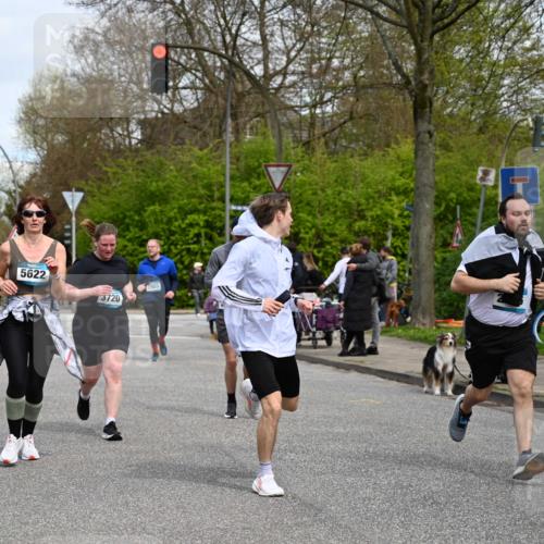 12.04.2026 - 45. Internationalen Wilhelmsburger Insellauf J. Mangold http://msf.ph/oto/9518272 12.04.2026 13:23:24 Ziel 5223, 3336, 3783, 3498, 3478, 4176, 5505, 3471, 3814, 2716, 3730, 3353, 2766, 5622, 3739, 5209, 5212, 5209, 5212, 2802, 2803, 3258, 3259, 4073, 4292, 4517, 3872 meine-sportfotos.de
