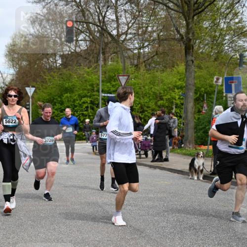 12.04.2026 - 45. Internationalen Wilhelmsburger Insellauf J. Mangold http://msf.ph/oto/9518273 12.04.2026 13:23:24 Ziel 5223, 3336, 3783, 3498, 3478, 4176, 5505, 3471, 3814, 2716, 3730, 3353, 2766, 5622, 3739, 5209, 5212, 5209, 5212, 2802, 2803, 3258, 3259, 4073, 4292, 4517, 3872 meine-sportfotos.de
