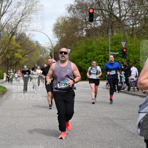 12.04.2026 - 45. Internationalen Wilhelmsburger Insellauf J. Mangold http://msf.ph/oto/9518296 12.04.2026 13:23:27 Ziel 3336, 3783, 3498, 3478, 4176, 5505, 3471, 3814, 2716, 3730, 3353, 2766, 5622, 3739, 5209, 5212, 2802, 2803, 2803, 3258, 3259, 4073, 4292, 4517, 3872, 5017 meine-sportfotos.de