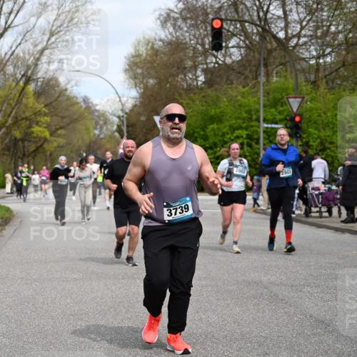 12.04.2026 - 45. Internationalen Wilhelmsburger Insellauf J. Mangold http://msf.ph/oto/9518301 12.04.2026 13:23:27 Ziel 3336, 3783, 3498, 3478, 4176, 5505, 3471, 3814, 2716, 3730, 3353, 2766, 5622, 3739, 5209, 5212, 2802, 2803, 2803, 3258, 3259, 4073, 4292, 4517, 3872, 5017 meine-sportfotos.de