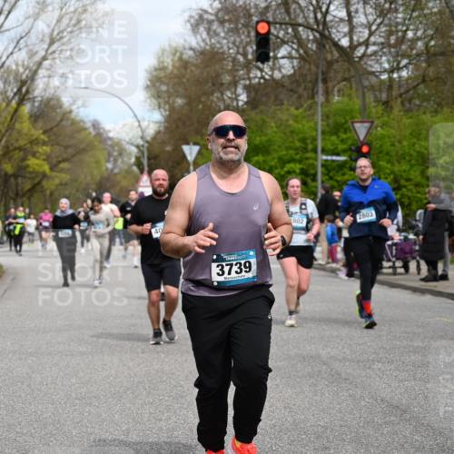 12.04.2026 - 45. Internationalen Wilhelmsburger Insellauf J. Mangold http://msf.ph/oto/9518306 12.04.2026 13:23:28 Ziel 3336, 3783, 3498, 3478, 4176, 5505, 3471, 3814, 2716, 3730, 3353, 2766, 2766, 5622, 3739, 5209, 5212, 2802, 2803, 3258, 3259, 4073, 4292, 4517, 3872, 5017 meine-sportfotos.de