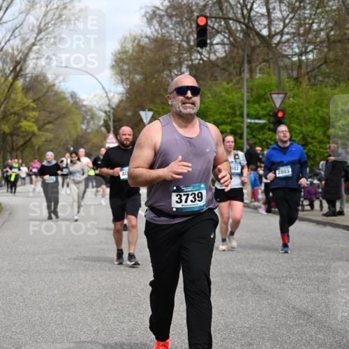 12.04.2026 - 45. Internationalen Wilhelmsburger Insellauf J. Mangold http://msf.ph/oto/9518307 12.04.2026 13:23:28 Ziel 3336, 3783, 3498, 3478, 4176, 5505, 3471, 3814, 2716, 3730, 3353, 2766, 2766, 5622, 3739, 5209, 5212, 2802, 2803, 3258, 3259, 4073, 4292, 4517, 3872, 5017 meine-sportfotos.de