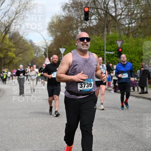 12.04.2026 - 45. Internationalen Wilhelmsburger Insellauf J. Mangold http://msf.ph/oto/9518308 12.04.2026 13:23:28 Ziel 3336, 3783, 3498, 3478, 4176, 5505, 3471, 3814, 2716, 3730, 3353, 2766, 2766, 5622, 3739, 5209, 5212, 2802, 2803, 3258, 3259, 4073, 4292, 4517, 3872, 5017 meine-sportfotos.de