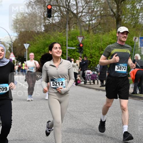 12.04.2026 - 45. Internationalen Wilhelmsburger Insellauf J. Mangold http://msf.ph/oto/9518340 12.04.2026 13:23:33 Ziel 3478, 4176, 5505, 3471, 3814, 2716, 3730, 3353, 2766, 5622, 3739, 5209, 5212, 2802, 2803, 3258, 3259, 4073, 4292, 4517, 4517, 3872, 5017, 3871, 5632, 4365, 3267, 2562, 5356, 5355 meine-sportfotos.de