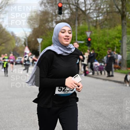 12.04.2026 - 45. Internationalen Wilhelmsburger Insellauf J. Mangold http://msf.ph/oto/9518347 12.04.2026 13:23:34 Ziel 4176, 5505, 3471, 3814, 2716, 3730, 3353, 2766, 5622, 3739, 5209, 5212, 2802, 2803, 3258, 3259, 4073, 4292, 4517, 3872, 3872, 5017, 3871, 5632, 4365, 3267, 2562, 5356, 5355 meine-sportfotos.de