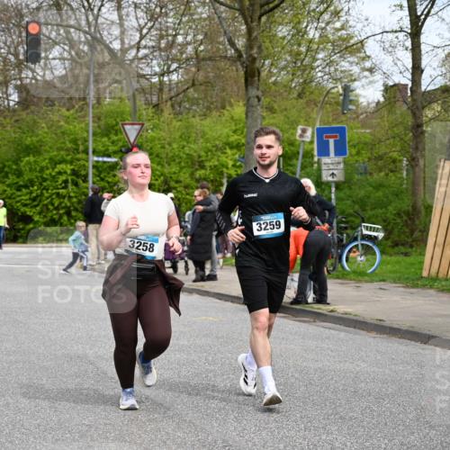12.04.2026 - 45. Internationalen Wilhelmsburger Insellauf J. Mangold http://msf.ph/oto/9518358 12.04.2026 13:23:35 Ziel 4176, 5505, 3471, 3814, 2716, 3730, 3353, 2766, 5622, 3739, 3739, 5209, 5212, 2802, 2803, 3258, 3259, 4073, 4292, 4517, 3872, 5017, 3871, 5632, 4365, 3267, 2562, 5356, 5355 meine-sportfotos.de
