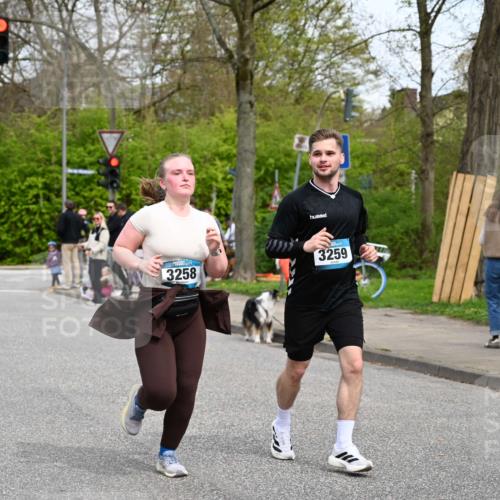 12.04.2026 - 45. Internationalen Wilhelmsburger Insellauf J. Mangold http://msf.ph/oto/9518362 12.04.2026 13:23:36 Ziel 4176, 5505, 3471, 3814, 2716, 3730, 3353, 2766, 5622, 3739, 5209, 5212, 5209, 5212, 2802, 2803, 3258, 3259, 4073, 4292, 4517, 3872, 5017, 3871, 5632, 4365, 3267, 2562, 5356, 5355 meine-sportfotos.de