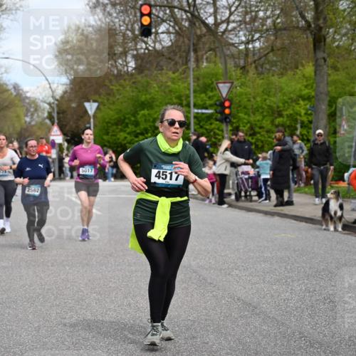12.04.2026 - 45. Internationalen Wilhelmsburger Insellauf J. Mangold http://msf.ph/oto/9518384 12.04.2026 13:23:41 Ziel 3814, 2716, 3730, 3353, 2766, 5622, 3739, 5209, 5212, 2802, 2803, 3258, 3259, 4073, 4292, 4517, 3872, 5017, 3871, 3871, 5632, 4365, 3267, 2562, 5356, 5355 meine-sportfotos.de