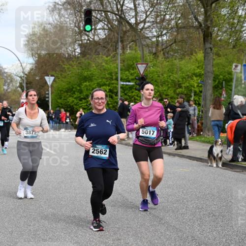 12.04.2026 - 45. Internationalen Wilhelmsburger Insellauf J. Mangold http://msf.ph/oto/9518404 12.04.2026 13:23:44 Ziel 2716, 3730, 3353, 2766, 5622, 3739, 5209, 5212, 2802, 2803, 3258, 3259, 4073, 4292, 4292, 4517, 3872, 5017, 3871, 5632, 4365, 3267, 2562, 5356, 5355, 4567 meine-sportfotos.de