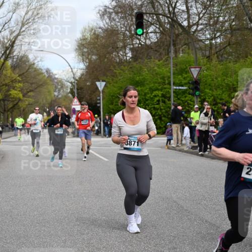 12.04.2026 - 45. Internationalen Wilhelmsburger Insellauf J. Mangold http://msf.ph/oto/9518409 12.04.2026 13:23:45 Ziel 3730, 3353, 2766, 5622, 3739, 5209, 5212, 2802, 2803, 3258, 3259, 4073, 4292, 4517, 4517, 3872, 5017, 3871, 5632, 4365, 3267, 2562, 5356, 5355, 5356, 5355, 4567 meine-sportfotos.de