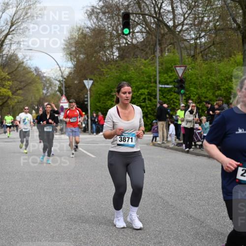 12.04.2026 - 45. Internationalen Wilhelmsburger Insellauf J. Mangold http://msf.ph/oto/9518410 12.04.2026 13:23:45 Ziel 3730, 3353, 2766, 5622, 3739, 5209, 5212, 2802, 2803, 3258, 3259, 4073, 4292, 4517, 4517, 3872, 5017, 3871, 5632, 4365, 3267, 2562, 5356, 5355, 5356, 5355, 4567 meine-sportfotos.de