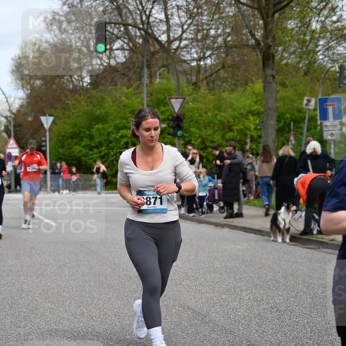 12.04.2026 - 45. Internationalen Wilhelmsburger Insellauf J. Mangold http://msf.ph/oto/9518416 12.04.2026 13:23:45 Ziel 3730, 3353, 2766, 5622, 3739, 5209, 5212, 2802, 2803, 3258, 3259, 4073, 4292, 4517, 4517, 3872, 5017, 3871, 5632, 4365, 3267, 2562, 5356, 5355, 5356, 5355, 4567 meine-sportfotos.de