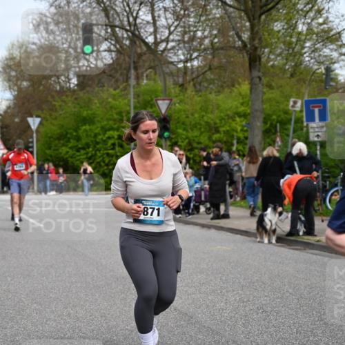 12.04.2026 - 45. Internationalen Wilhelmsburger Insellauf J. Mangold http://msf.ph/oto/9518417 12.04.2026 13:23:45 Ziel 3730, 3353, 2766, 5622, 3739, 5209, 5212, 2802, 2803, 3258, 3259, 4073, 4292, 4517, 4517, 3872, 5017, 3871, 5632, 4365, 3267, 2562, 5356, 5355, 5356, 5355, 4567 meine-sportfotos.de