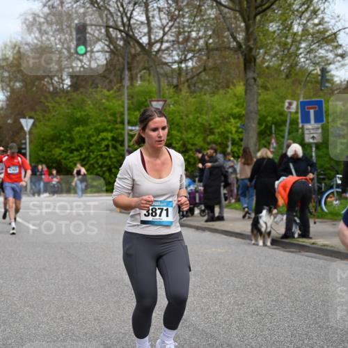 12.04.2026 - 45. Internationalen Wilhelmsburger Insellauf J. Mangold http://msf.ph/oto/9518418 12.04.2026 13:23:45 Ziel 3730, 3353, 2766, 5622, 3739, 5209, 5212, 2802, 2803, 3258, 3259, 4073, 4292, 4517, 4517, 3872, 5017, 3871, 5632, 4365, 3267, 2562, 5356, 5355, 5356, 5355, 4567 meine-sportfotos.de
