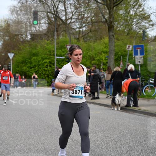 12.04.2026 - 45. Internationalen Wilhelmsburger Insellauf J. Mangold http://msf.ph/oto/9518419 12.04.2026 13:23:45 Ziel 3730, 3353, 2766, 5622, 3739, 5209, 5212, 2802, 2803, 3258, 3259, 4073, 4292, 4517, 4517, 3872, 5017, 3871, 5632, 4365, 3267, 2562, 5356, 5355, 5356, 5355, 4567 meine-sportfotos.de